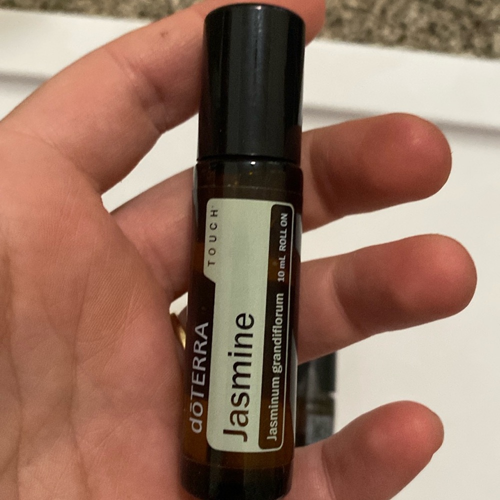 MEW doTERRA Jasmine roller oil expired